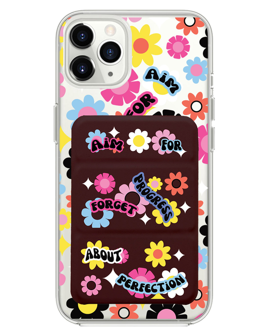 حافظة مغناطيسية ثلاثية الطيات لهاتف iPhone - هدفنا التقدم وليس الكمال