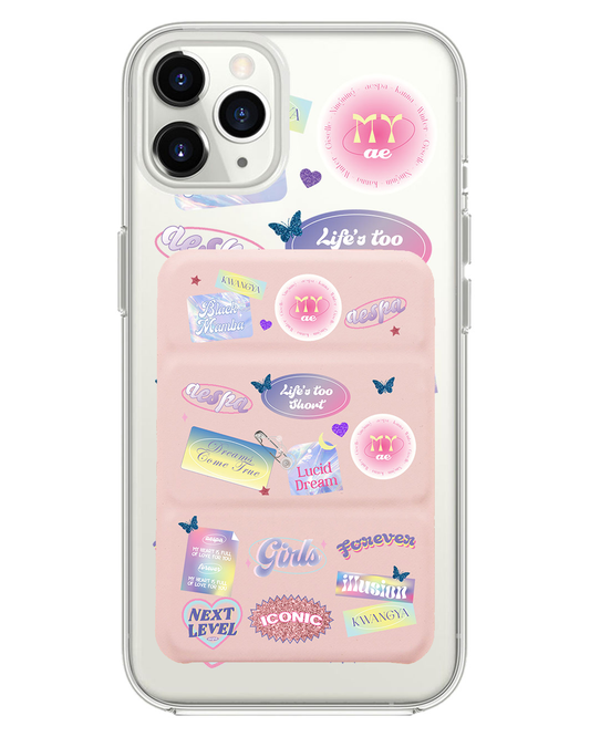 เคสพับสามทบแม่เหล็กสำหรับ iPhone - Aespa Girl Pack